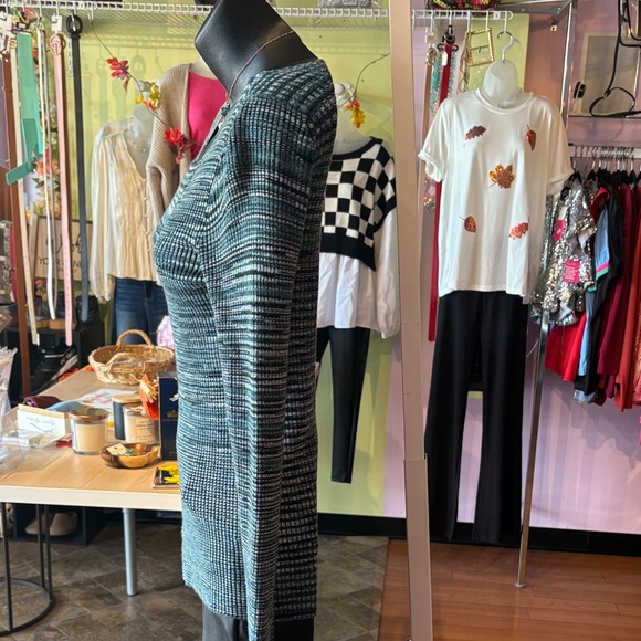 Stylish Women's Crew Neck Sweater - Picture 3 of 4